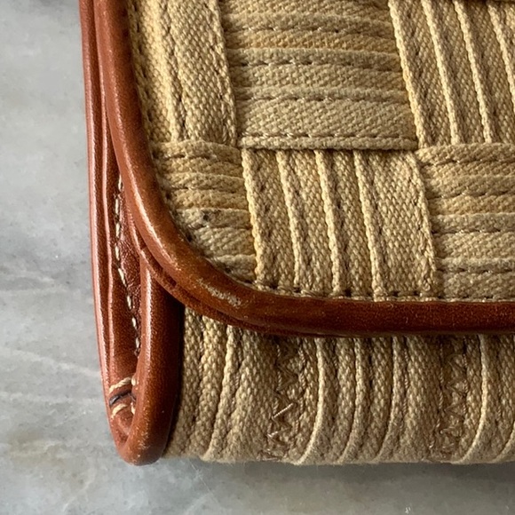 COLE HANN woven clutch - Picture 5 of 13